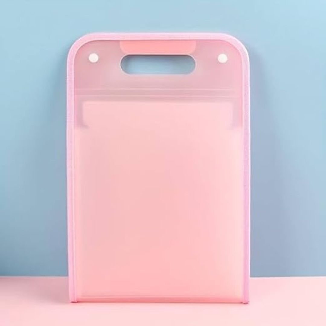 A4-sized handle folder in black, sturdy and perfect for transporting school papers.