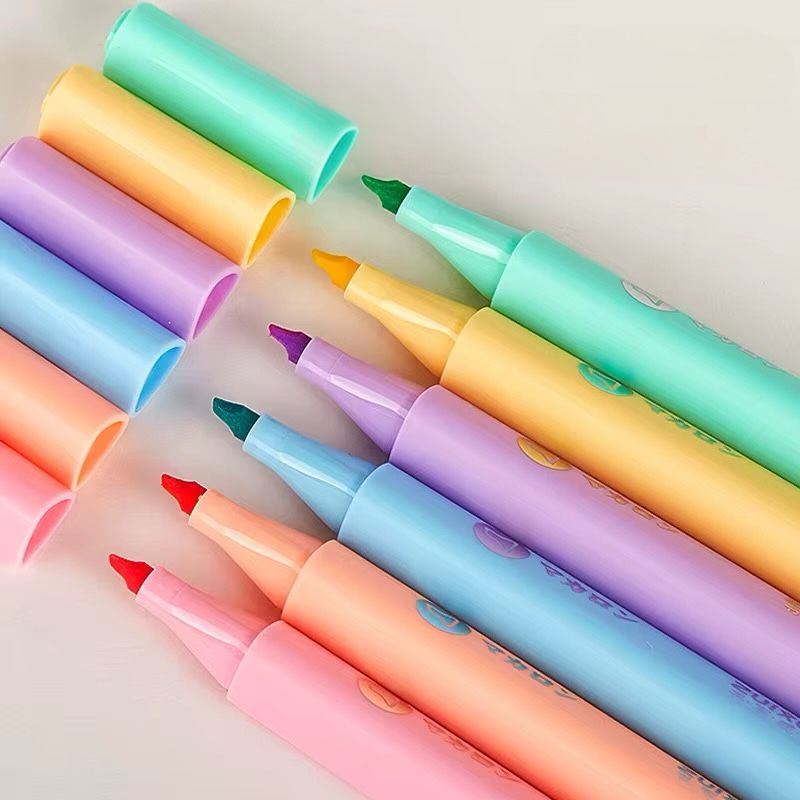 Cute Pastel Highlighter Pack – 6 ShadesCRAFTY CUDDLESet of colorful markers with pastel - colored handles on a light background