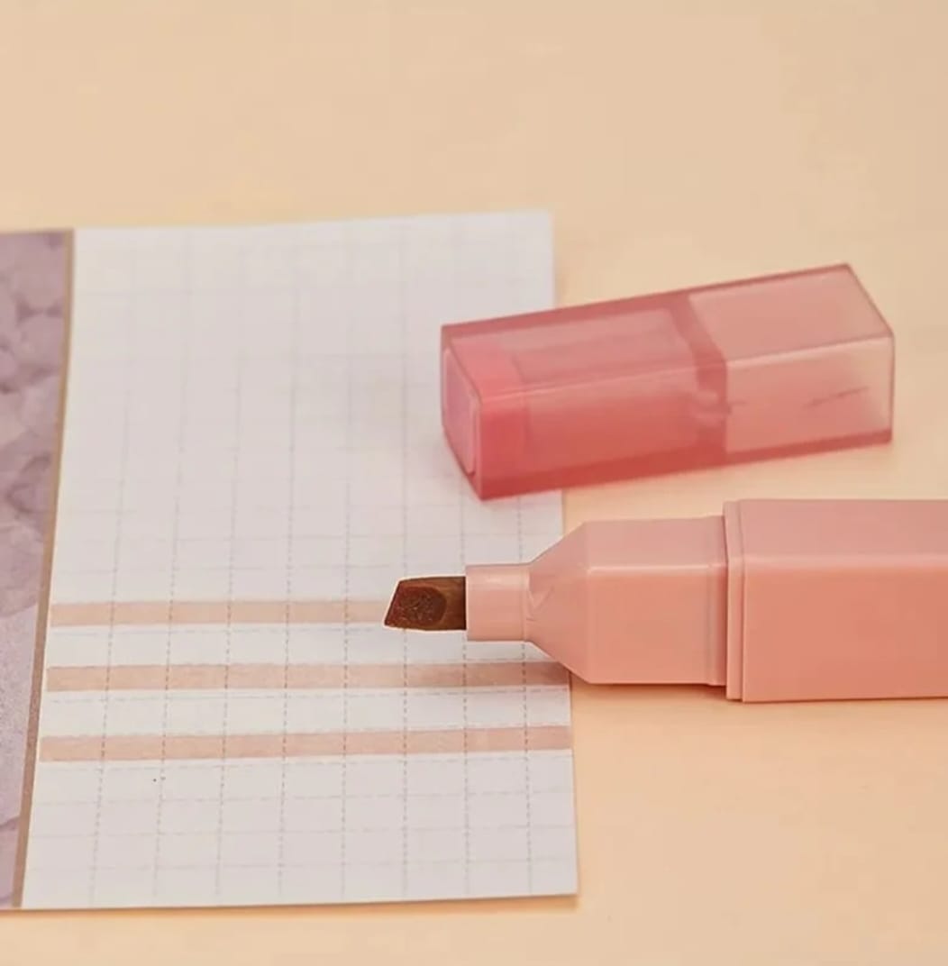 Fragrant neon highlighter set (6 colors) with vibrant ink and a pleasant scent for fun, colorful notes.